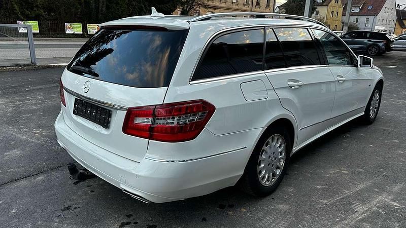 Gebraucht Mercedes E250 Avantgarde 204 PS (150 kW) 2012 Weiß Kombi