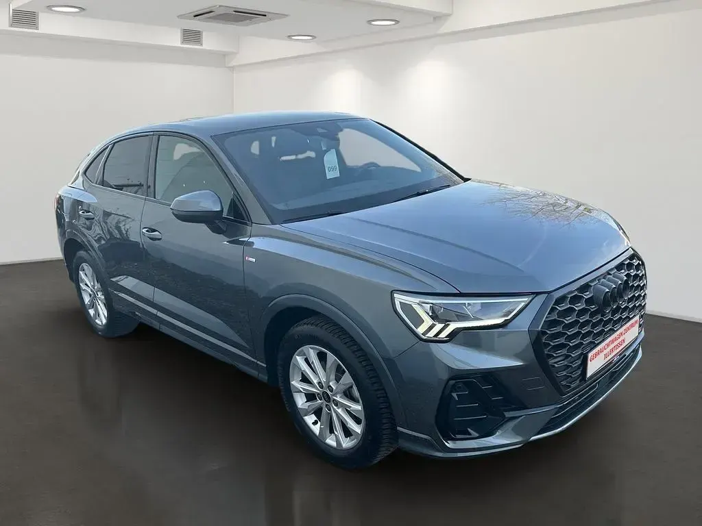 Gebraucht Audi Q3 Sportback S-Line 150 PS (110 kW) 2024 Grau SUV