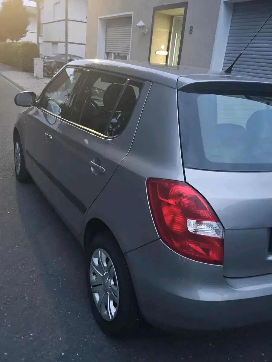 Gebraucht Skoda Fabia 71 PS (52 kW) 2010 Grau Limousine