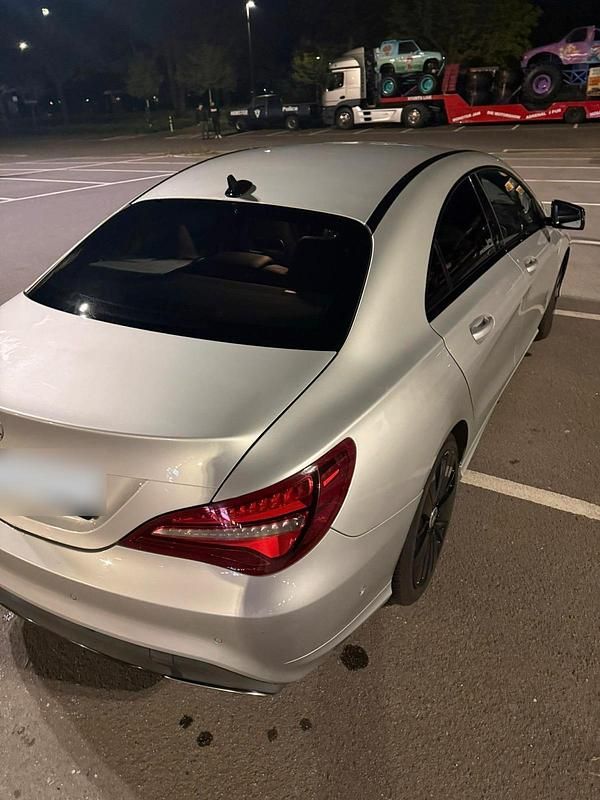 Gebraucht Mercedes CLA180 122 PS (89 kW) 2017 Silber Limousine