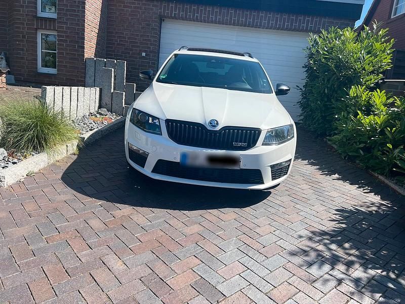 Gebraucht Skoda Octavia RS 184 PS (135 kW) 2014 Weiß Kleinwagen