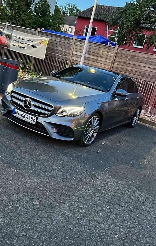 Gebraucht 2019 Mercedes E400 AMG line Limousine | 40.150 € (Fairer Preis) - Bild 1/4