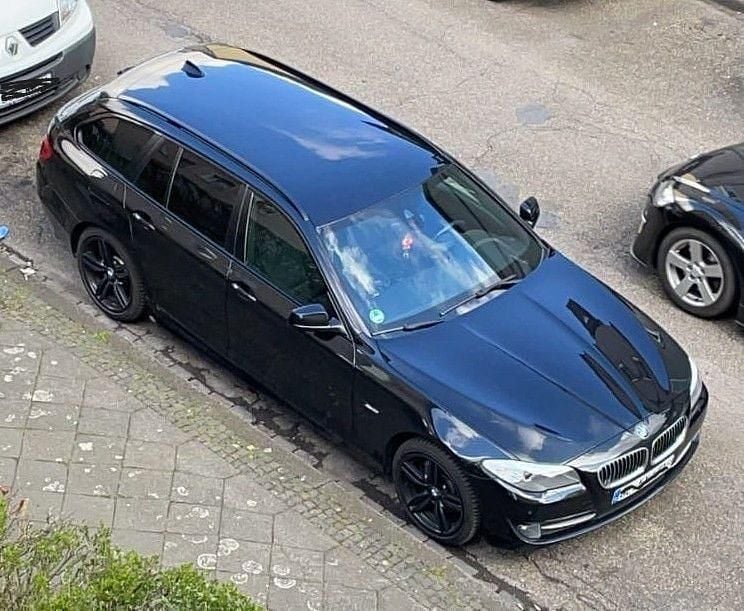 Schwarz Gebraucht 2013 BMW 530 Sport Line Kombi | 7.000 € (Superpreis) - Bild 1/4