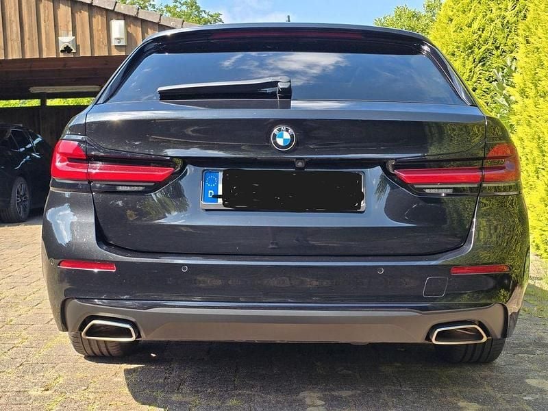 Gebraucht BMW 520 190 PS (139 kW) 2021 Schwarz Kombi