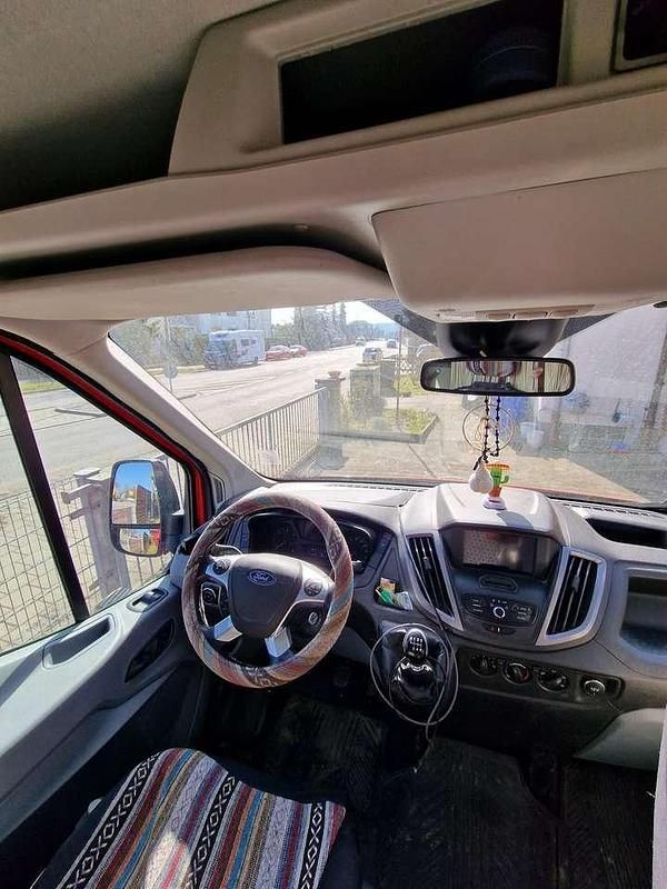 Second-hand Ford Transit 170 CP (125 kW) 2018 Roșu Van