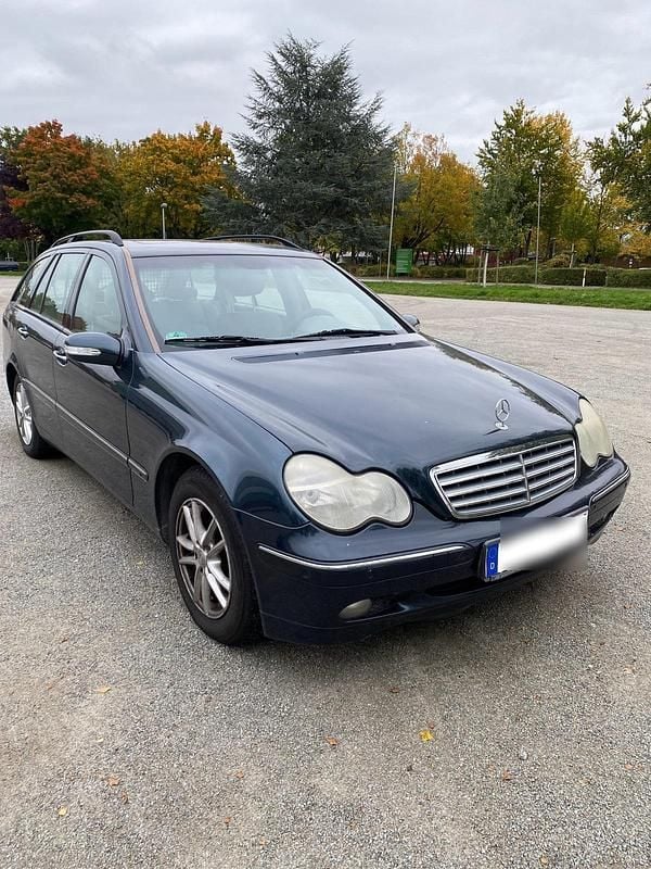 Schwarz Gebraucht 2003 Mercedes C220 Elegance Kombi | 1.999 € (Fairer Preis) - Bild 1/4