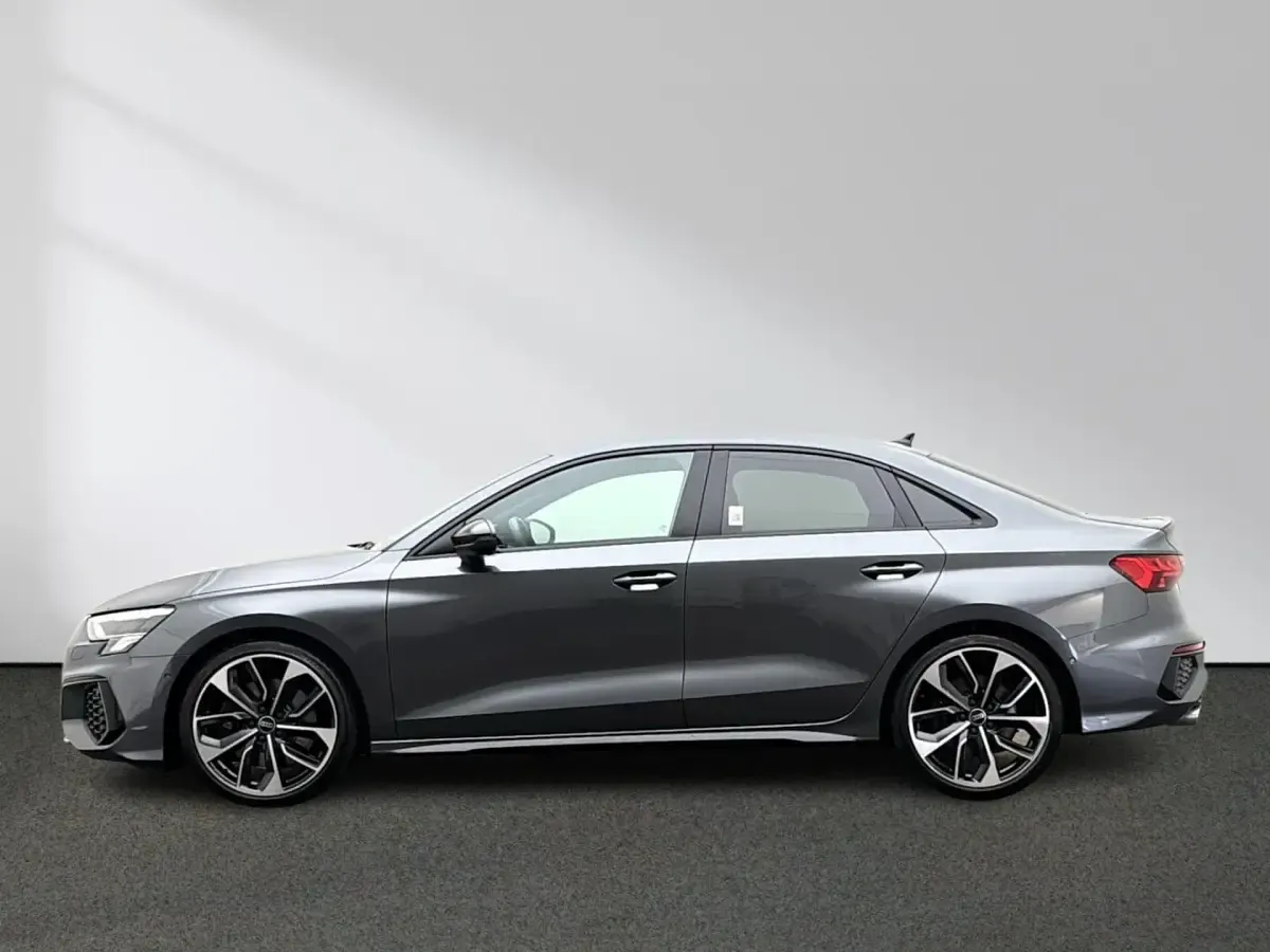 Gebraucht Audi S3 Ambiente 310 PS (228 kW) 2023 Daytonagrau perleffekt Limousine