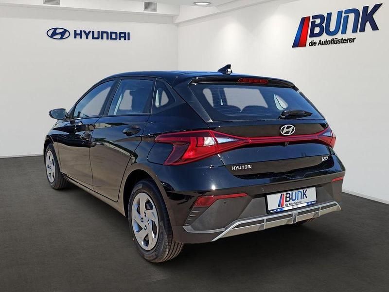 Gebraucht Hyundai i20 Select 79 PS (58 kW) 2025 Schwarz Kleinwagen