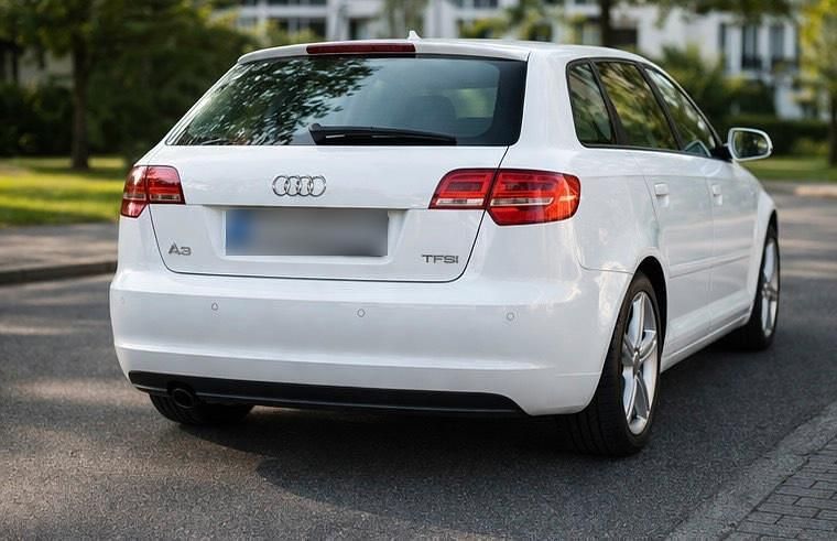 Gebraucht Audi A3 Sportback 160 PS (117 kW) 2012 Weiß Kleinwagen