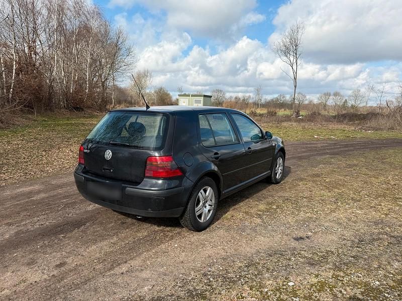 Gebraucht VW Golf IV 75 PS (55 kW) 2001 Schwarz Kleinwagen
