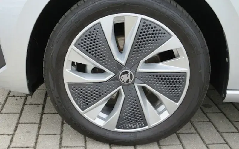 Usata Skoda Scala Essence 116 CV (85 kW) 2025 Argento Utilitaria