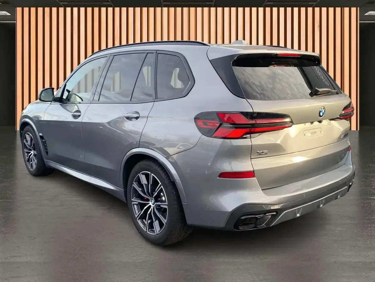 Gebraucht BMW X5 M 530 PS (389 kW) 2024 Grau SUV