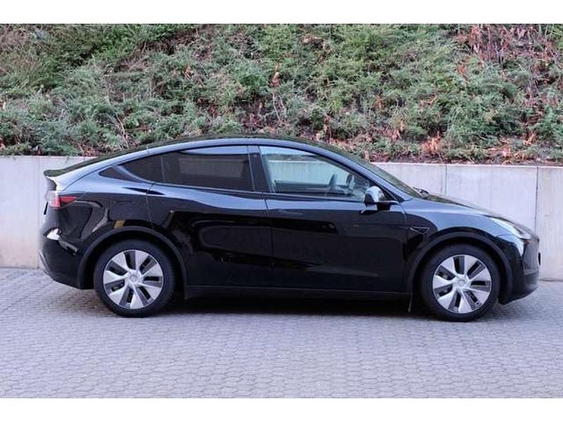 Gebraucht Tesla Model Y 255 kW (347 PS) 2023 Schwarz  uni SUV