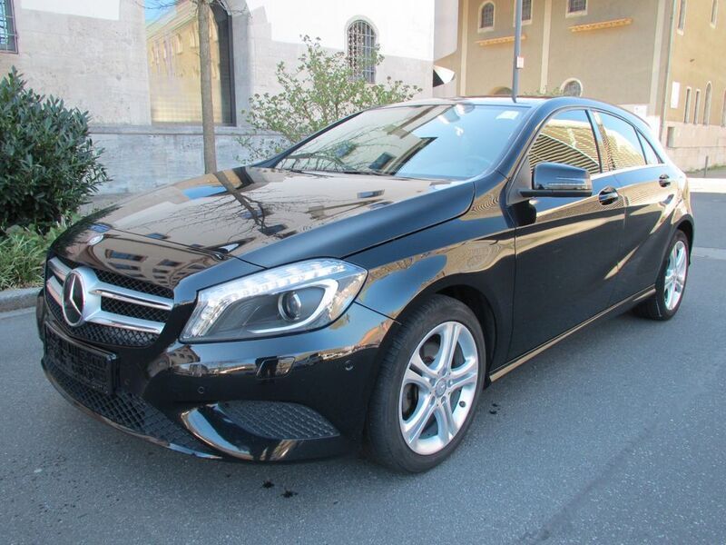 Schwarz Gebraucht 2014 Mercedes A200 Limousine | 13.750 € (Fairer Preis) - Bild 1/4