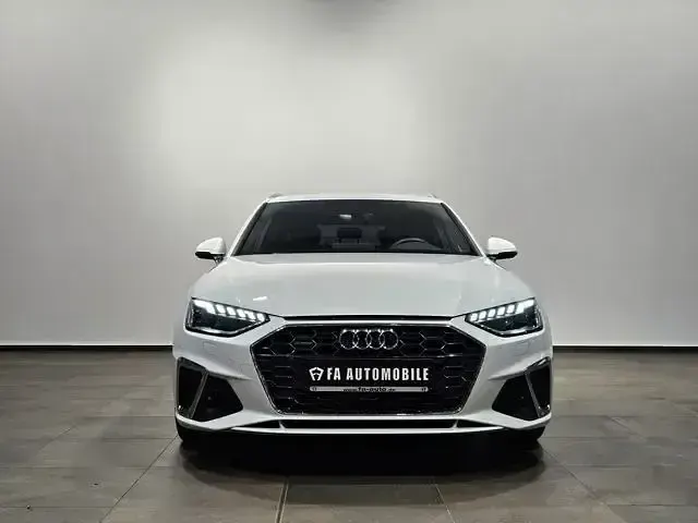 Gebraucht Audi A4 S-Line 204 PS (150 kW) 2023 Gletscherweiß metallic (metallic) Kombi