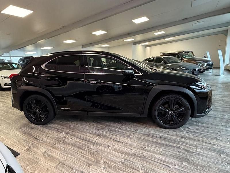 Gebraucht Lexus UX 250h 184 PS (135 kW) 2021 Schwarz SUV