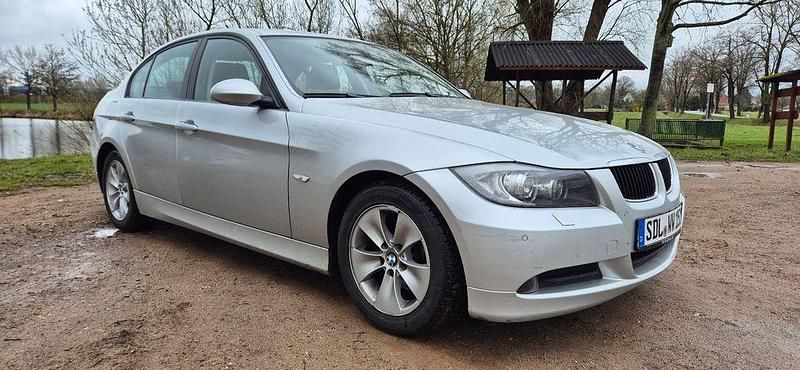 Gebraucht BMW 318 129 PS (94 kW) 2007 Silber Limousine
