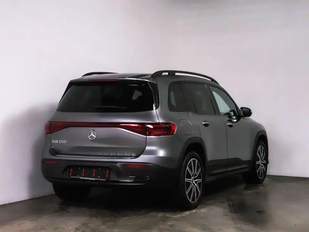 Gebraucht Mercedes EQB250 AMG 139 kW (190 PS) 2025 Lack mountaingrau SUV