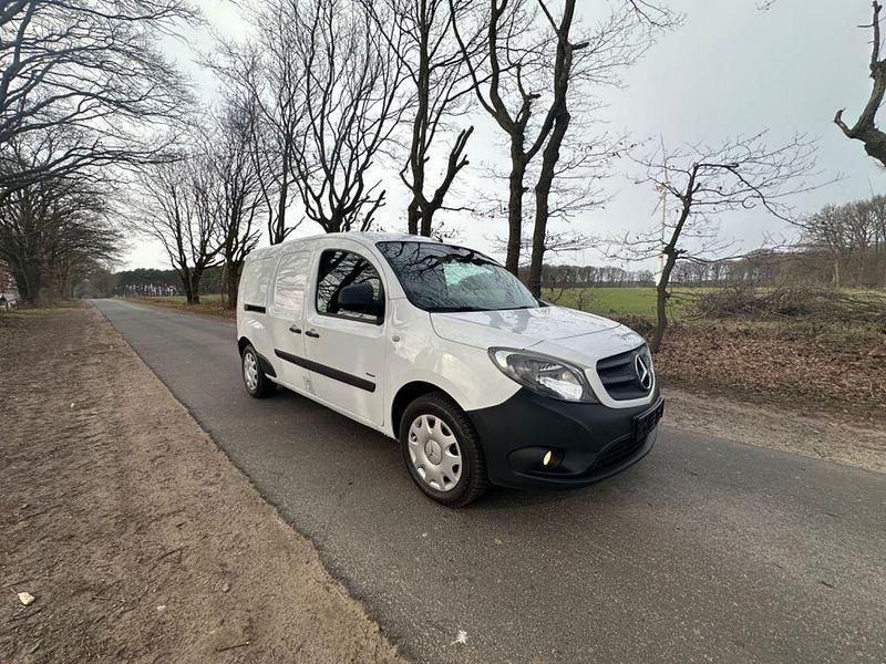 Gebraucht Mercedes Citan 111 110 PS (80 kW) 2016 Weiß Van / Kleinbus