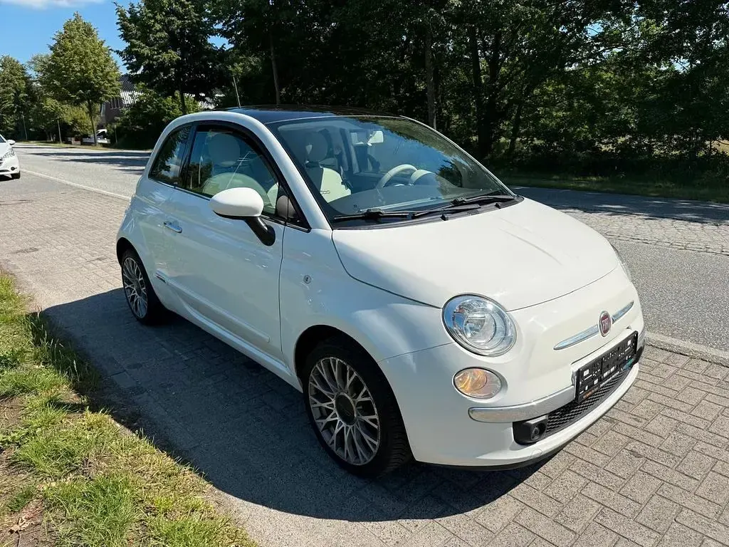 Gebraucht Fiat 500 Lounge 69 PS (50 kW) 2015 Weiß Kleinwagen