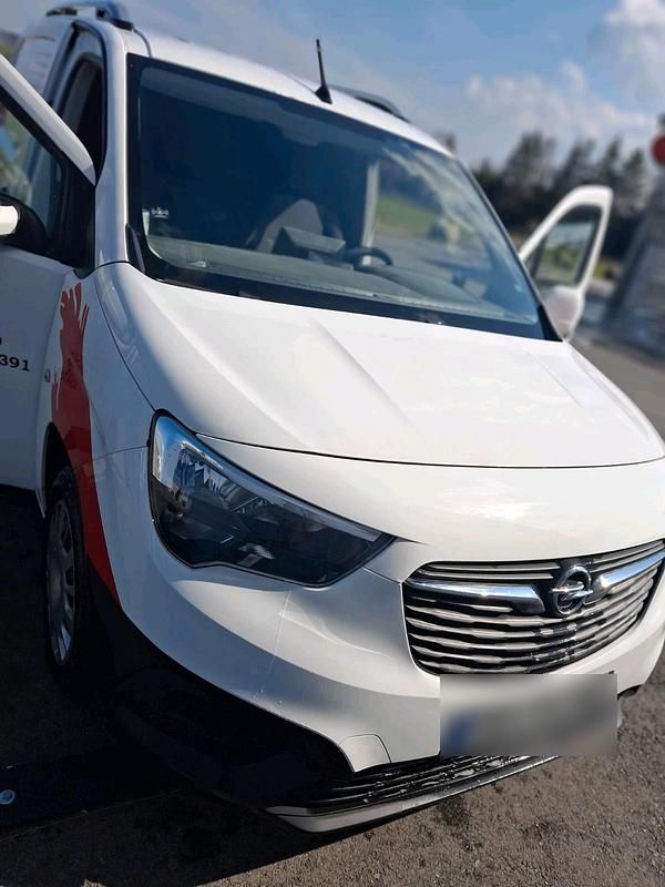 Gebraucht Opel Combo 131 PS (96 kW) 2019 Weiß Van / Kleinbus