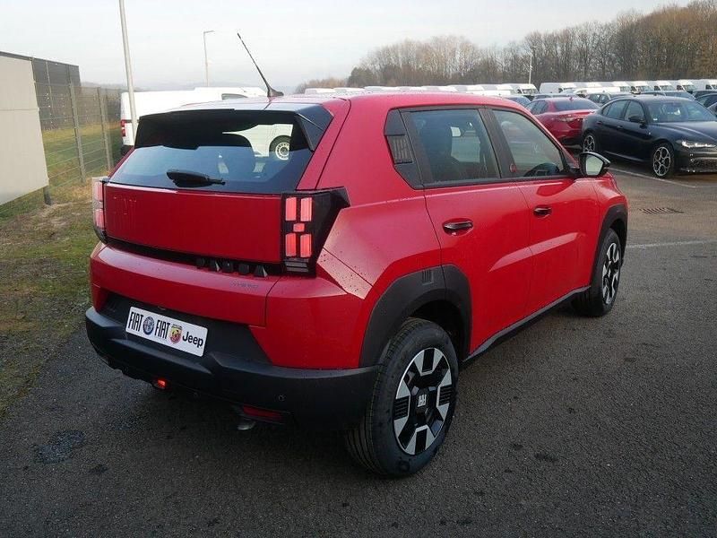 Neu Fiat Grande Panda Business 110 PS (80 kW) 2026 Rot Kleinwagen