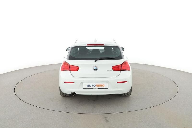 Gebraucht BMW 118 Advantage 136 PS (100 kW) 2019 Weiß Kleinwagen
