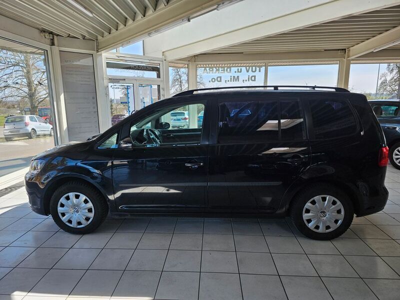 Gebraucht VW Touran Trendline 105 PS (77 kW) 2011 Schwarz Van / Kleinbus