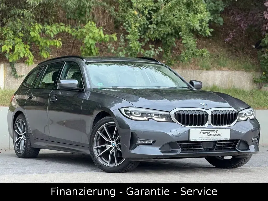 Gebraucht BMW 318 Sport Line 156 PS (114 kW) 2021 Grau Kombi