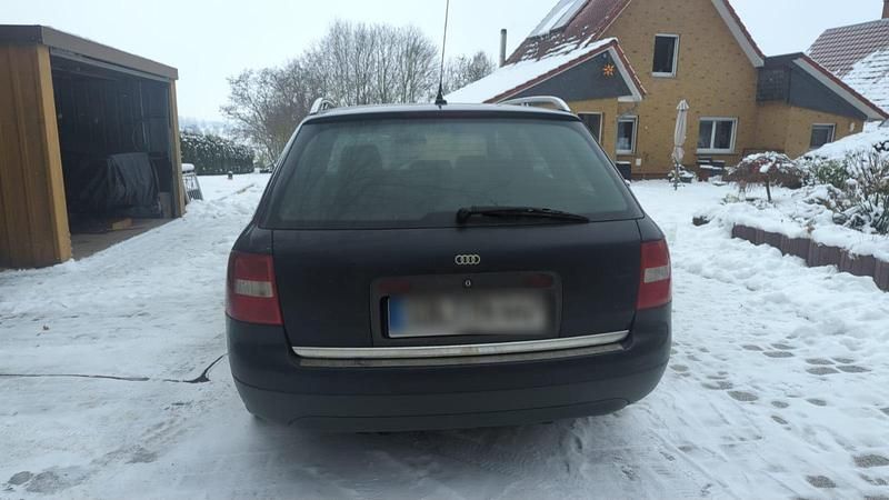 Blau Gebraucht 1998 Audi A6 Kombi | 1.000 € (Fairer Preis) - Bild 1/4