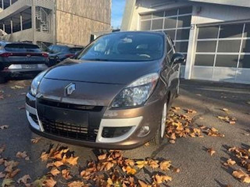 Mokkabraun Gebraucht 2011 Renault Scénic III Luxe Van / Kleinbus | 4.690 € (Guter Preis) - Bild 1/4