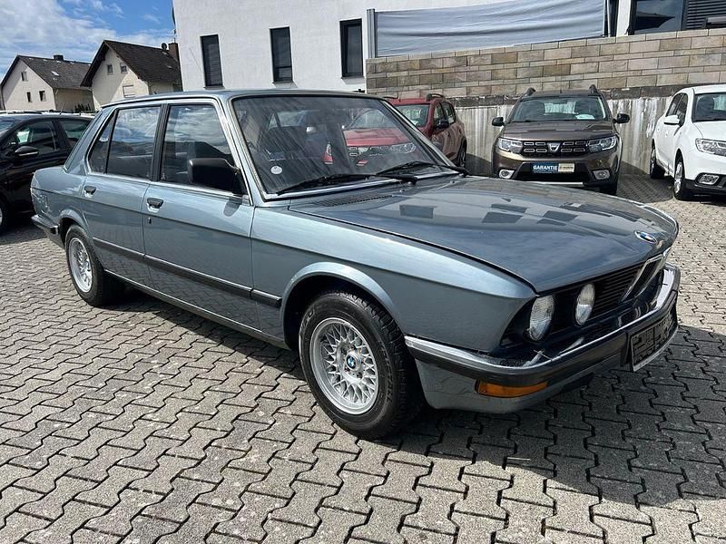 Gebraucht BMW 525 129 PS (94 kW) 1987 Blau Limousine