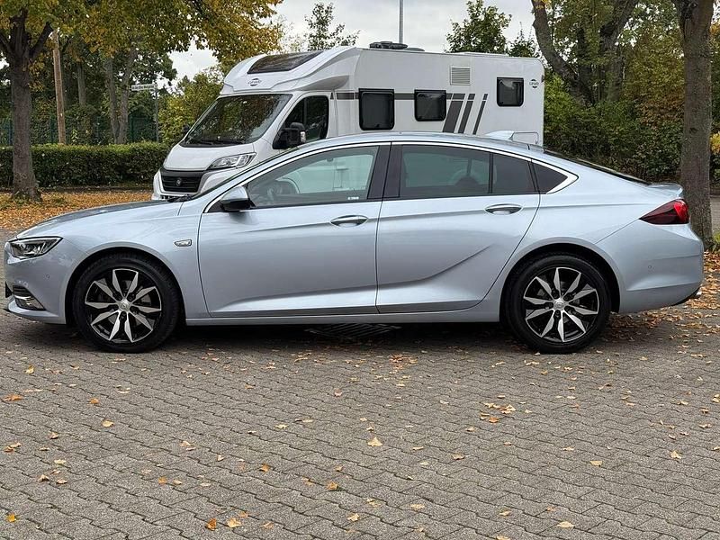 Gebraucht Opel Insignia Innovation 170 PS (125 kW) 2017 Diamant blau(m2) / diam silb Limousine
