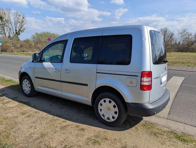 Gebraucht VW Caddy 105 PS (77 kW) 2011 Silber Van / Kleinbus