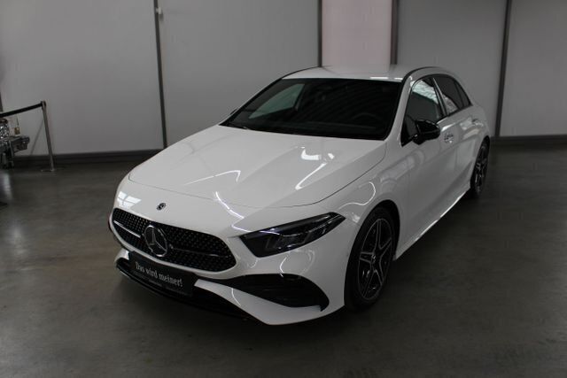 Weiß , polarweiß Gebraucht 2023 Mercedes A180 Advanced Plus Limousine | 34.890 € (Teuer) - Bild 1/4
