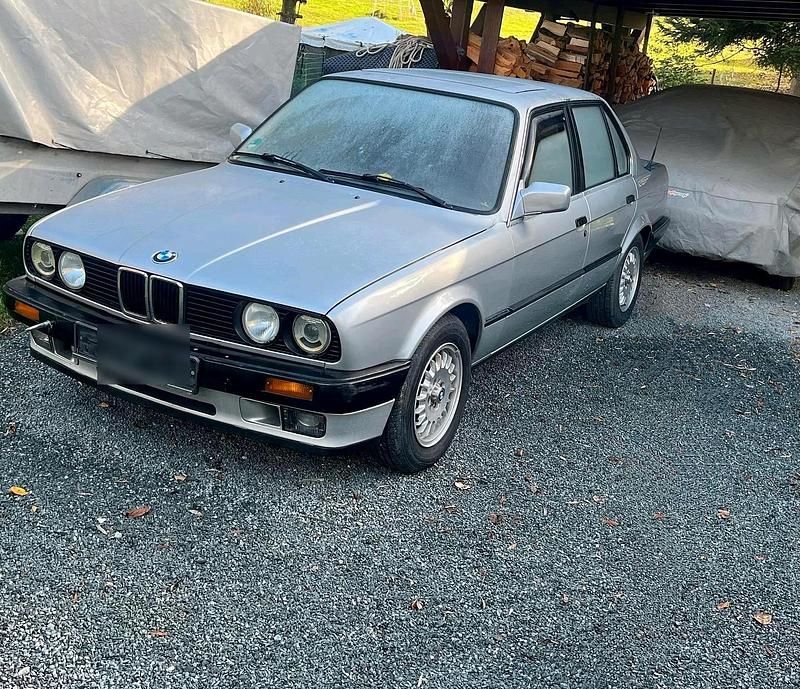 Silber Gebraucht 1990 BMW 316 Limousine | 5.500 € - Bild 1/4