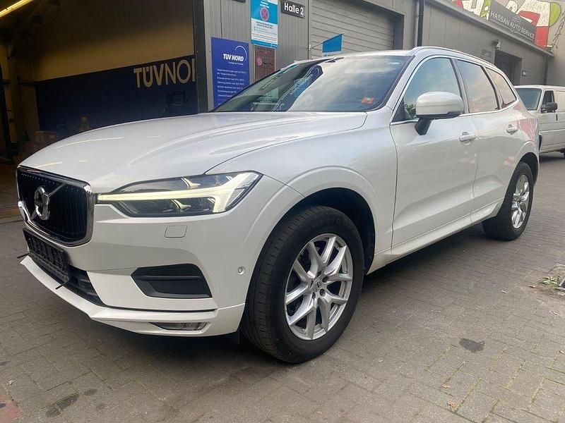 Weiß Gebraucht 2021 Volvo XC60 Inscription SUV | 27.500 € (Superpreis) - Bild 1/4