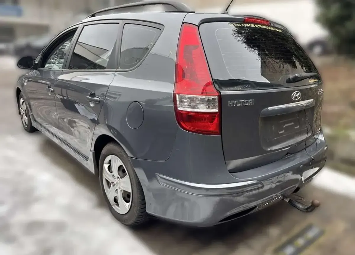 Używany Hyundai i30 Classic 90 KM (66 kW) 2010 Szary Kombi