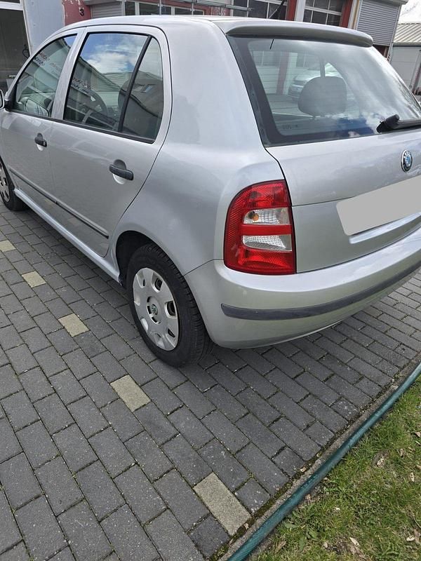 Gebraucht Skoda Fabia 75 PS (55 kW) 2003 Silber Limousine