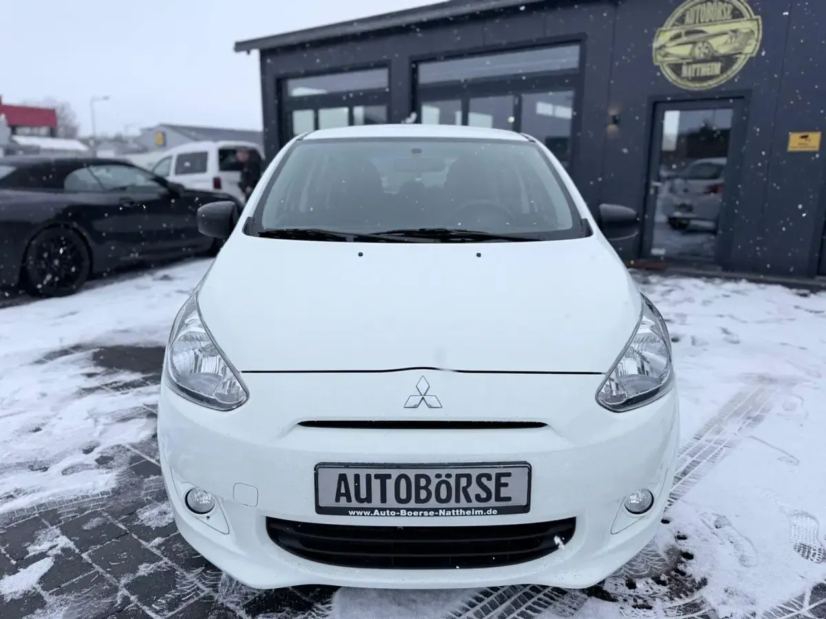 Gebraucht Mitsubishi Space Star Diamant Edition 71 PS (52 kW) 2015 Islandweiss (s) Kleinwagen