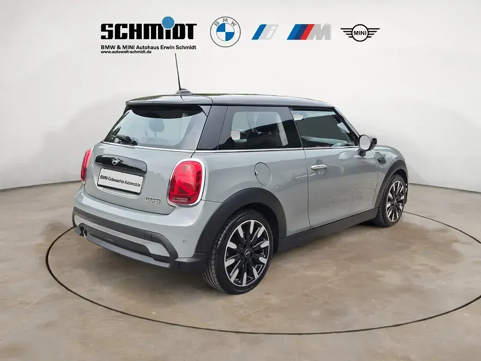 Gebraucht Mini Cooper Classic 136 PS (100 kW) 2021 (grau)  moonwalk grey Kleinwagen