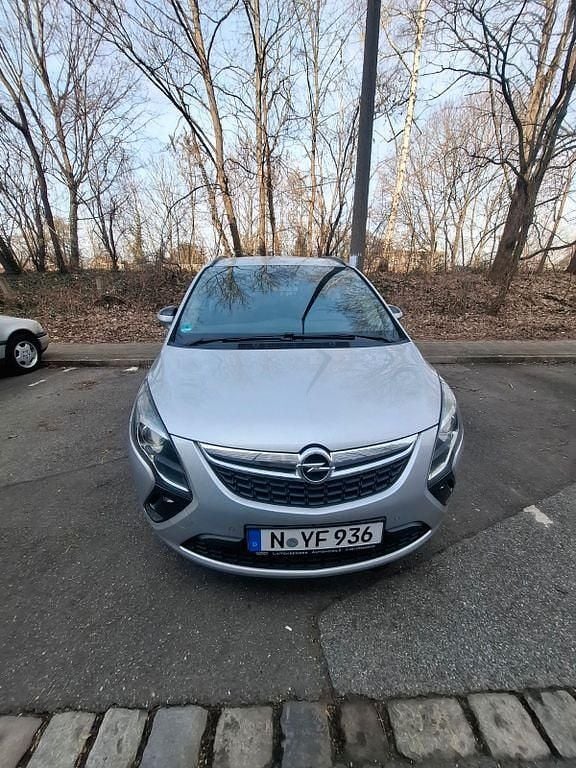 Gebraucht Opel Zafira Tourer Active 140 PS (102 kW) 2012 Silber Van / Kleinbus