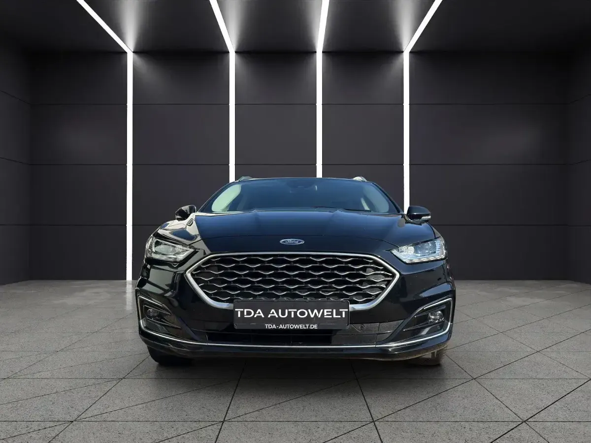 Gebraucht Ford Mondeo Vignale 140 PS (102 kW) 2019 Schwarz Kombi