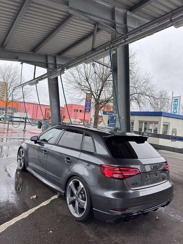 Gebraucht Audi RS3 Comfort 400 PS (294 kW) 2019 Grau Limousine