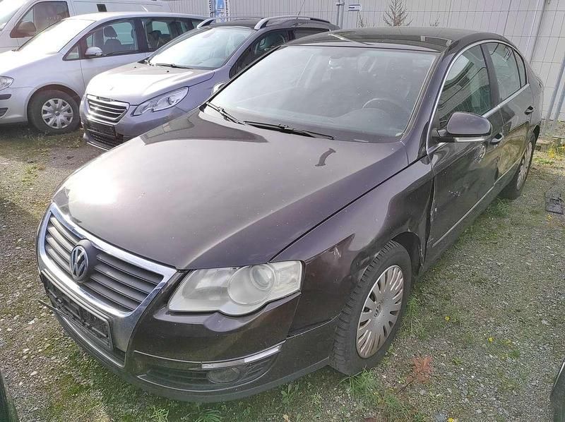 Gebraucht VW Passat Comfortline 140 PS (102 kW) 2007 Moccaanthrazit Limousine