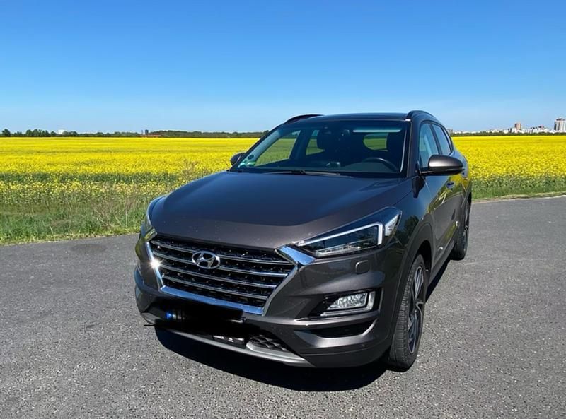 Braun Gebraucht 2018 Hyundai Tucson SUV | 18.950 € (Etwas zu teuer) - Bild 1/4