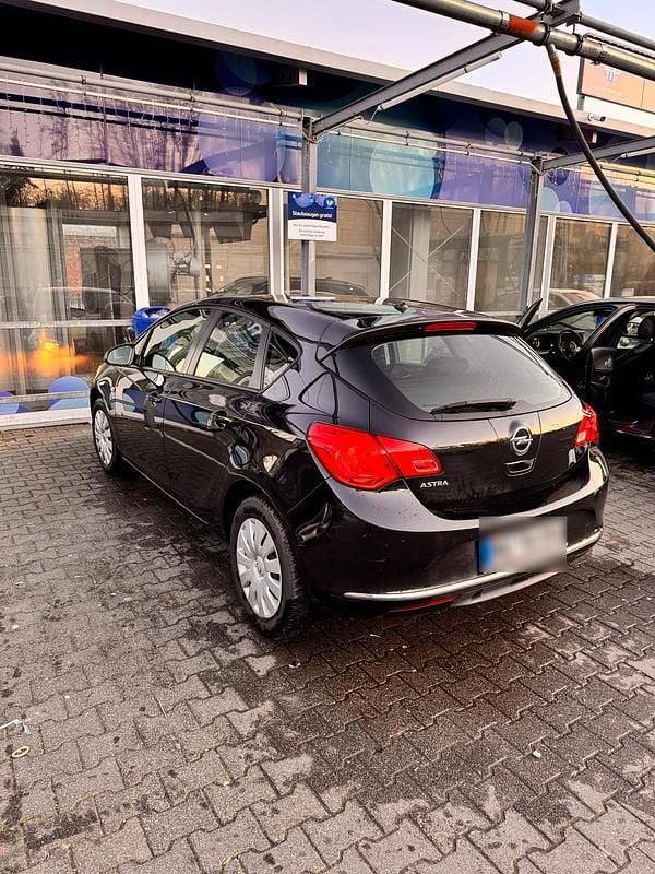 Gebraucht Opel Astra 116 PS (85 kW) 2015 Schwarz Limousine