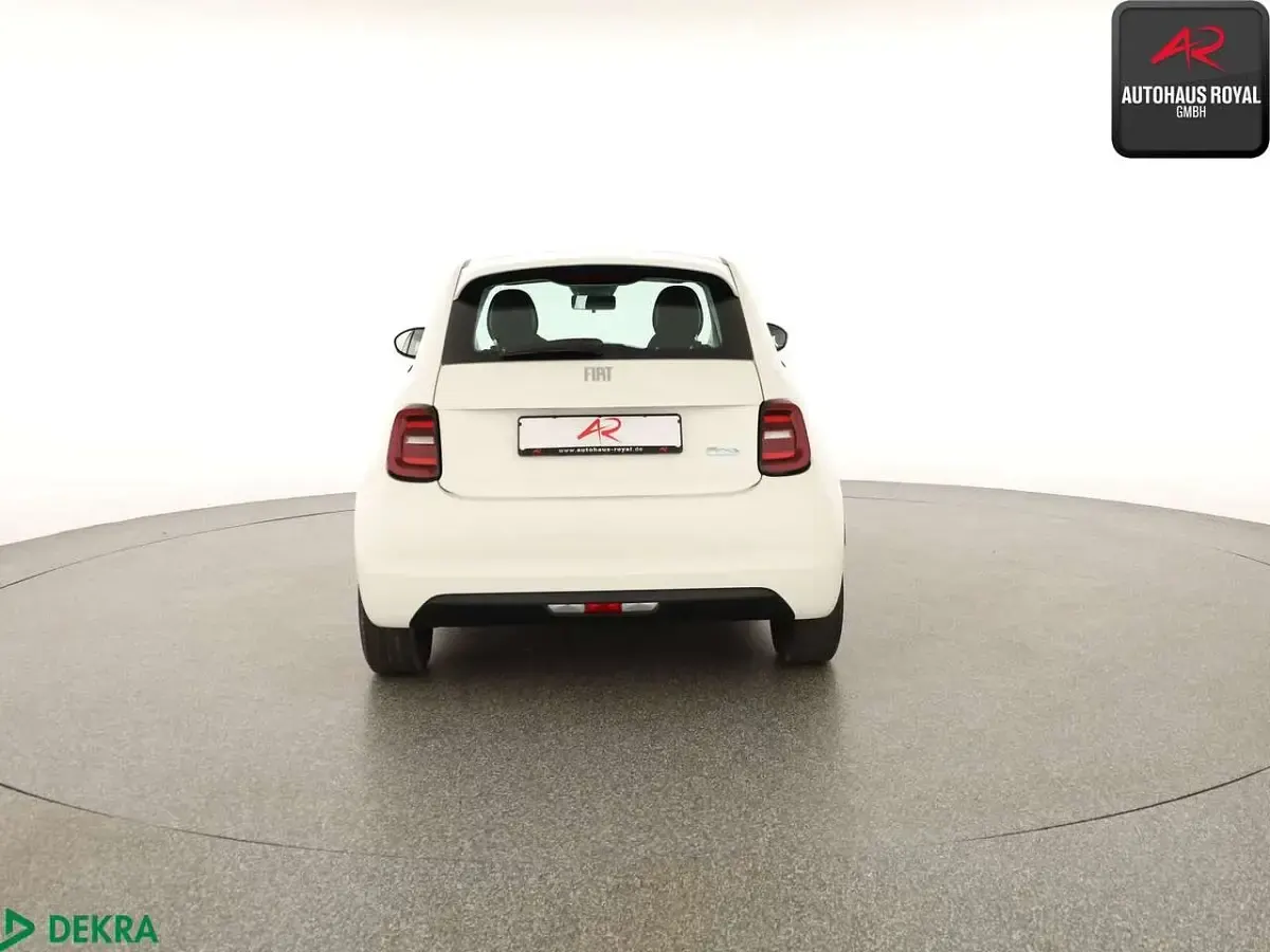 Gebraucht Fiat 500e 86 kW (118 PS) 2023 Weiss Kleinwagen