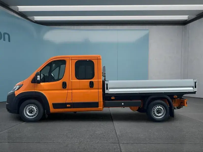 Neu Opel Movano 140 PS (102 kW) 2026 Orange Van