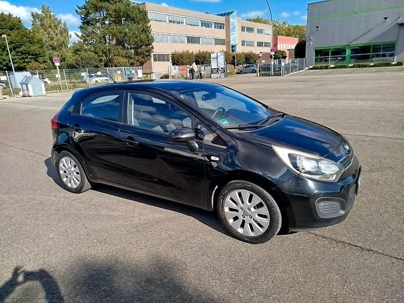 Schwarz Gebraucht 2014 Kia Rio Edition 7 Kleinwagen | 2.800 € (Superpreis) - Bild 1/4